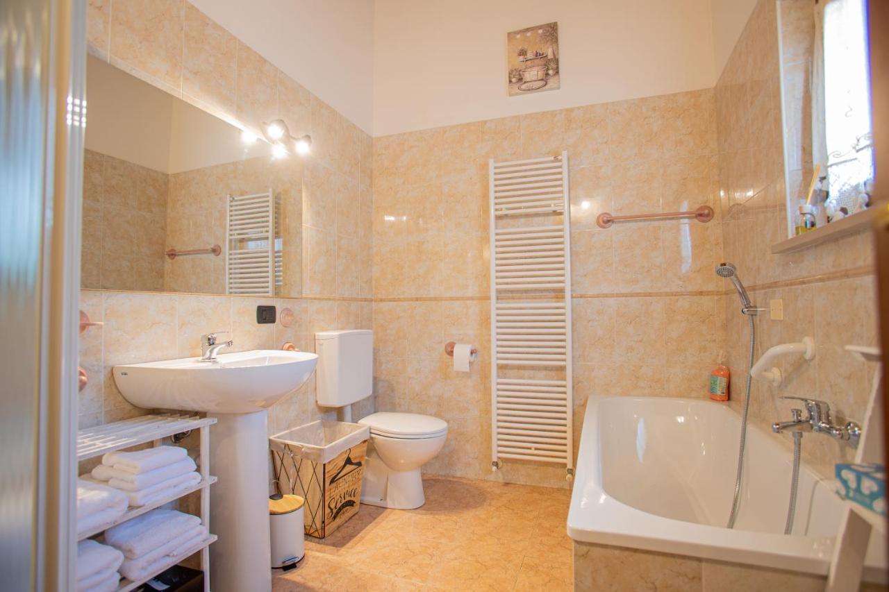 Casa Vacanze Monte Galetto Bussolengo Bagian luar foto