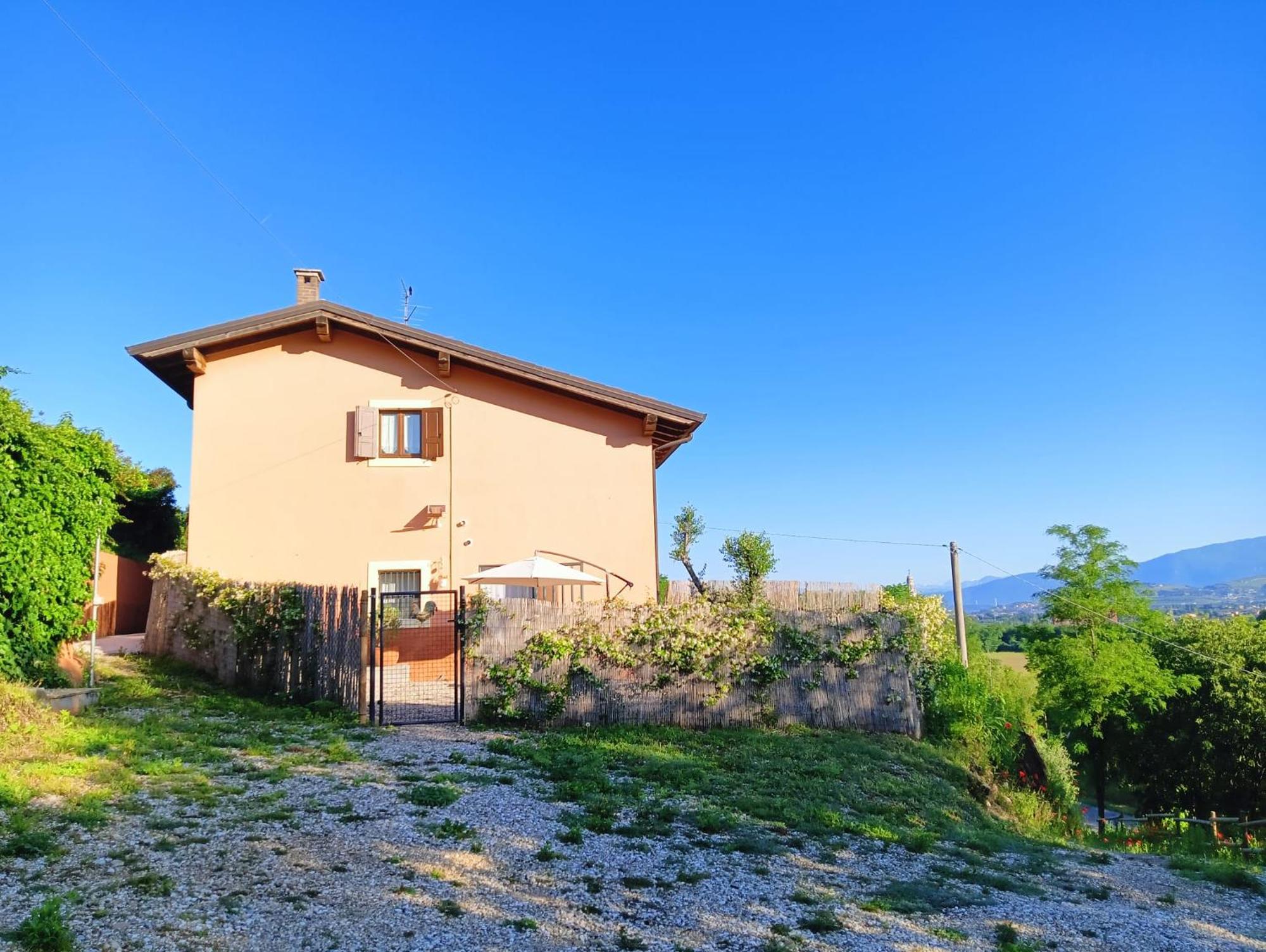 Casa Vacanze Monte Galetto Bussolengo Bagian luar foto